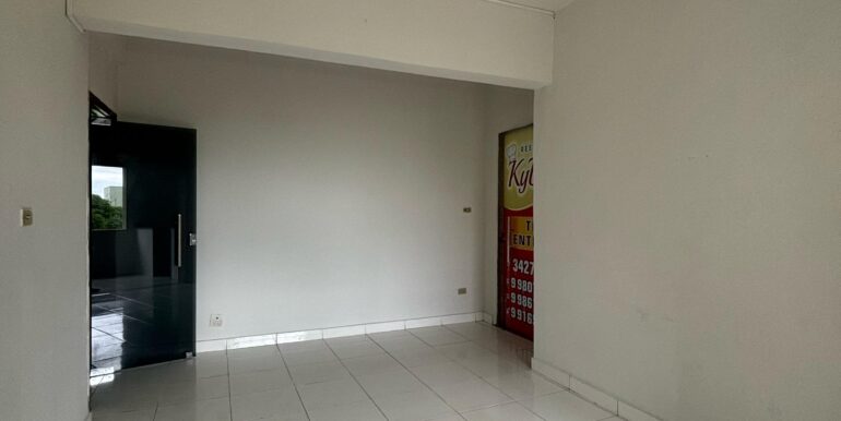WhatsApp Image 2025-04-23 at 09.58.30