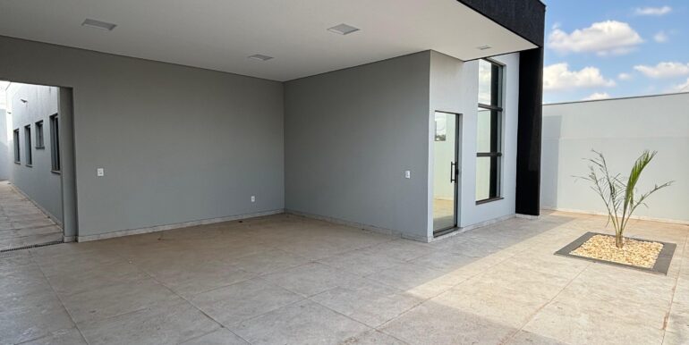 WhatsApp Image 2025-08-20 at 14.15.37 (1)